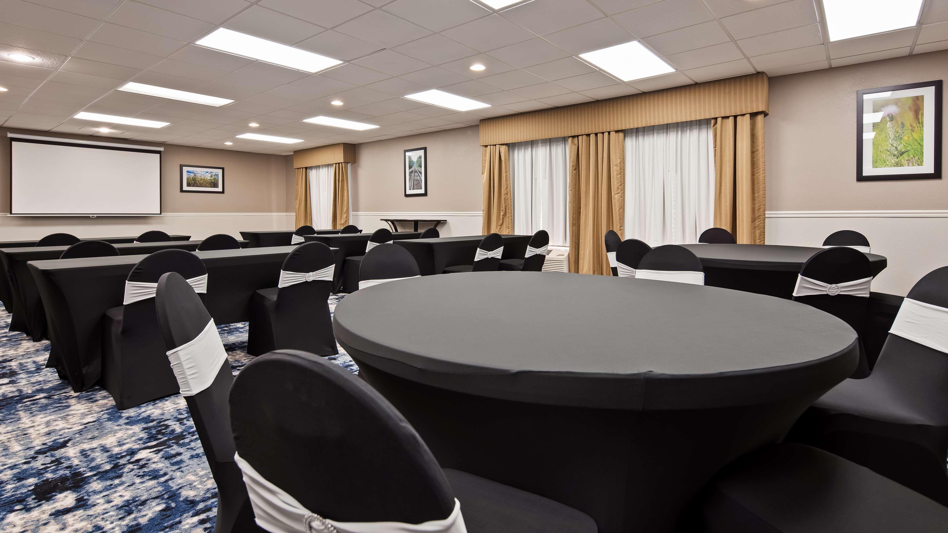 Best Western Plus Kansas City Airport - Kci East Екстер'єр фото