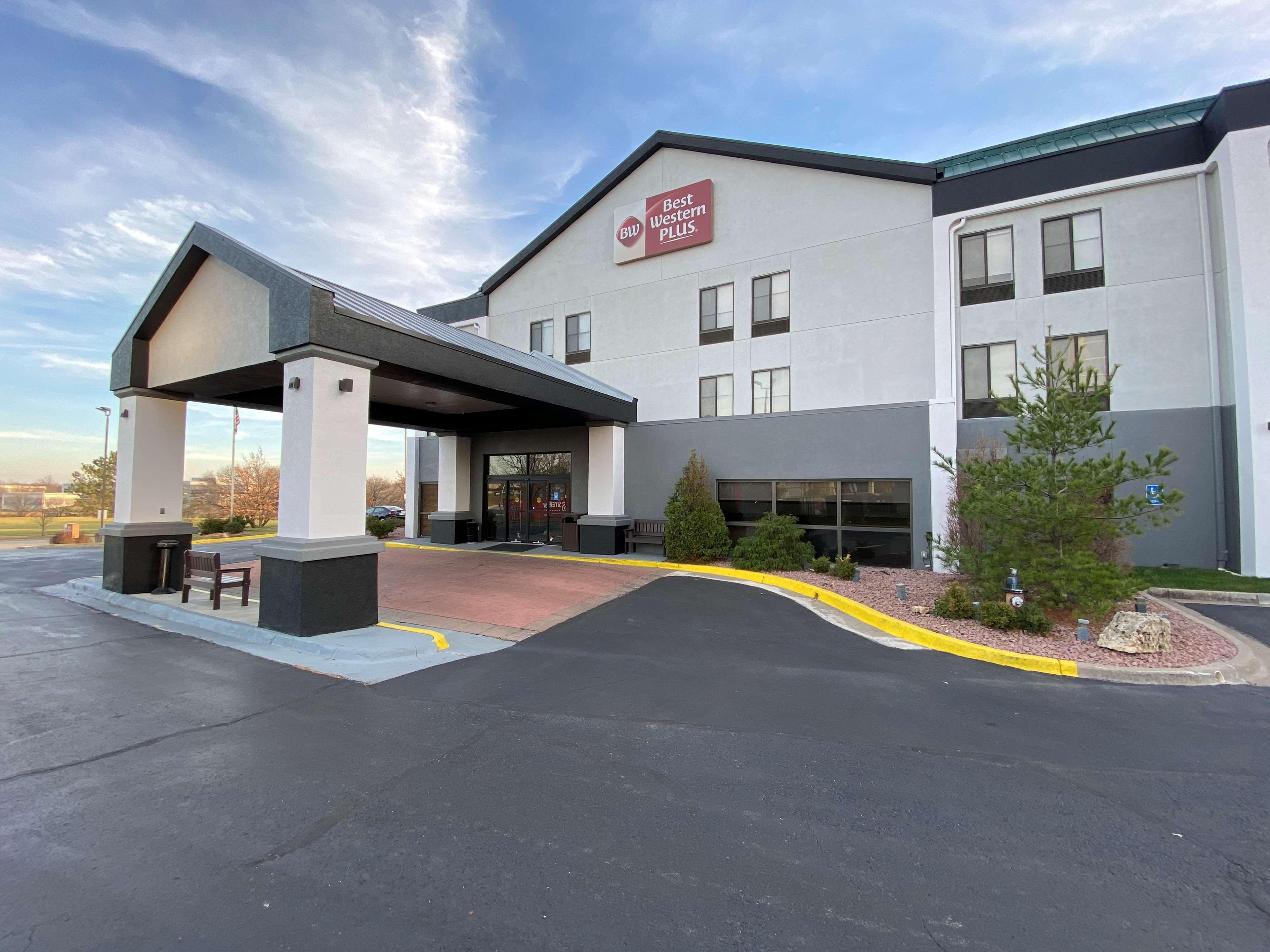 Best Western Plus Kansas City Airport - Kci East Екстер'єр фото