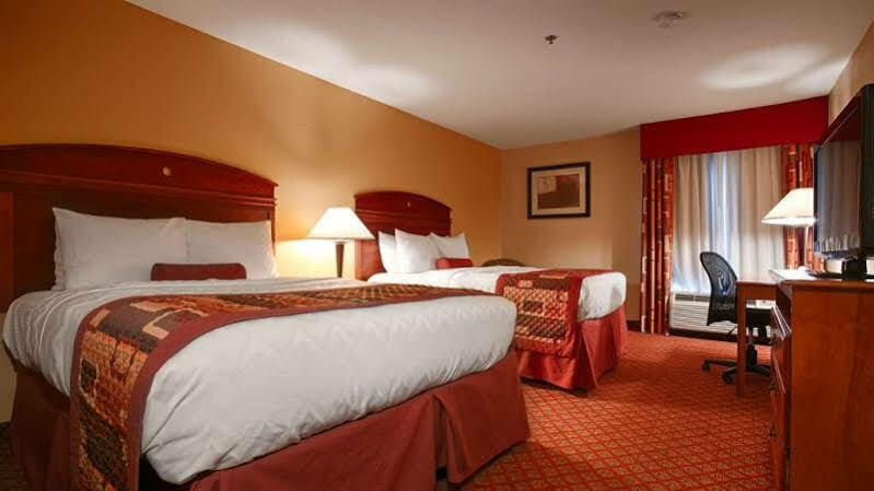 Best Western Plus Kansas City Airport - Kci East Екстер'єр фото